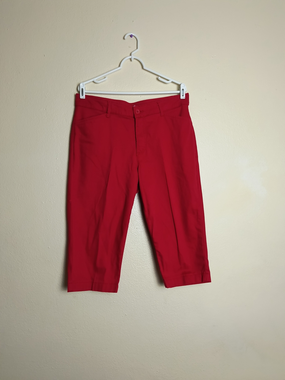 St. John's Bay 14 Bright Red Flat-Front Capris Pant